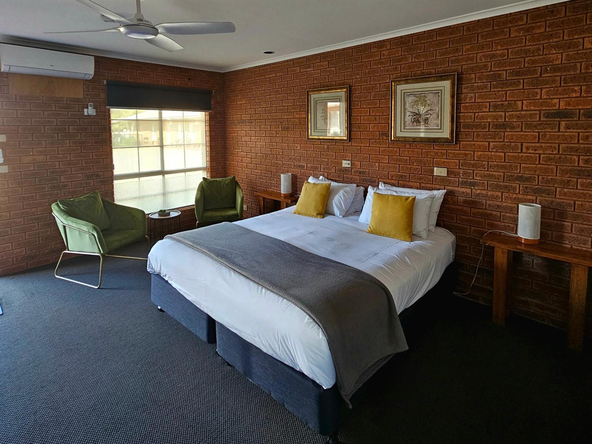 Bridge Motor Inn Tocumwal Exterior photo