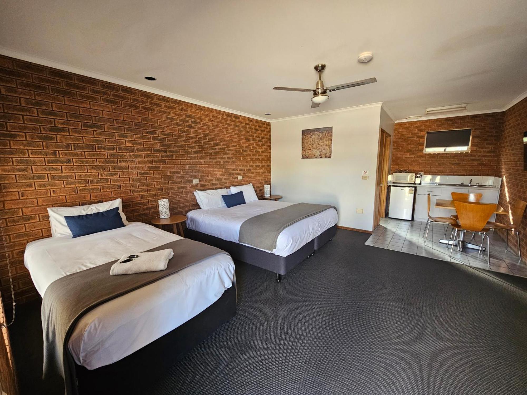 Bridge Motor Inn Tocumwal Exterior photo