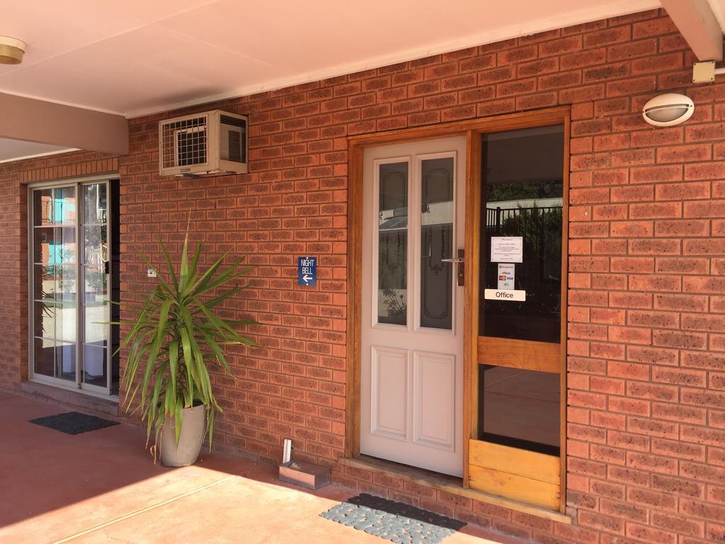 Bridge Motor Inn Tocumwal Exterior photo