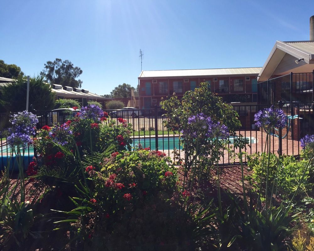Bridge Motor Inn Tocumwal Exterior photo